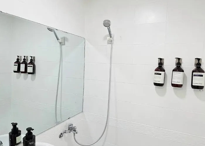 New Open! In Grace Hanna Stay, Seoul, Shillim Station 2mins, Airport Bus 2mins, Gangnam Hongik Unv' 20mins *