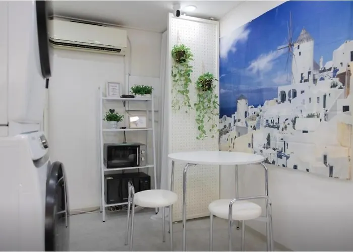 New Open! In Grace Hanna Stay, Seoul, Shillim Station 2mins, Airport Bus 2mins, Gangnam Hongik Unv' 20mins *